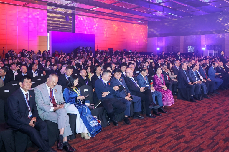 Thủ tướng: ASEAN là một gia đình, mỗi quốc gia mạnh lên là cả khối mạnh lên- Ảnh 6. Thủ tướng: ASEAN là một gia đình, mỗi quốc gia mạnh lên là cả khối mạnh lên- Ảnh 6.