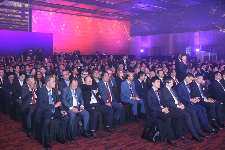 Thủ tướng: ASEAN là một gia đình, mỗi quốc gia mạnh lên là cả khối mạnh lên- Ảnh 8. Thủ tướng: ASEAN là một gia đình, mỗi quốc gia mạnh lên là cả khối mạnh lên- Ảnh 8.