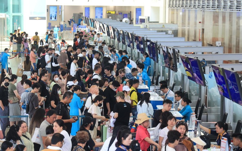 Vượt qua khó khăn, hàng không Việt Nam phục hồi ngoạn mục