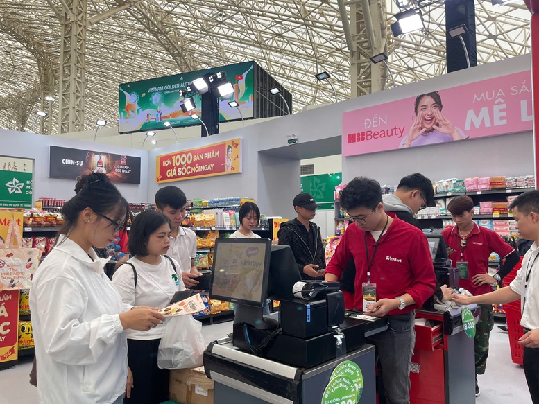 Ngày thứ hai Hội chợ mùa Thu 2025: Doanh nghiệp tập trung kết nối giao thương- Ảnh 3. Ngày thứ hai Hội chợ mùa Thu 2025: Doanh nghiệp tập trung kết nối giao thương- Ảnh 3.