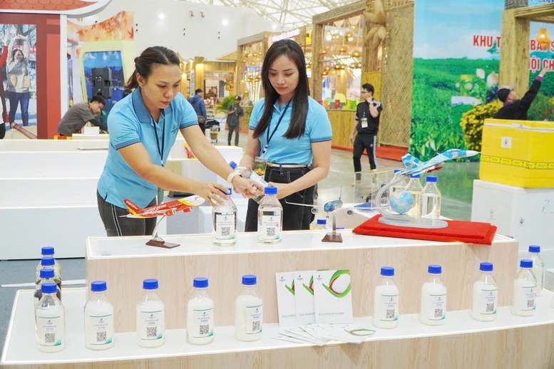 BSR trưng bày nhiều sản phẩm tiêu biểu tại Hội chợ Mùa Thu 2025- Ảnh 1. BSR trưng bày nhiều sản phẩm tiêu biểu tại Hội chợ Mùa Thu 2025- Ảnh 1.