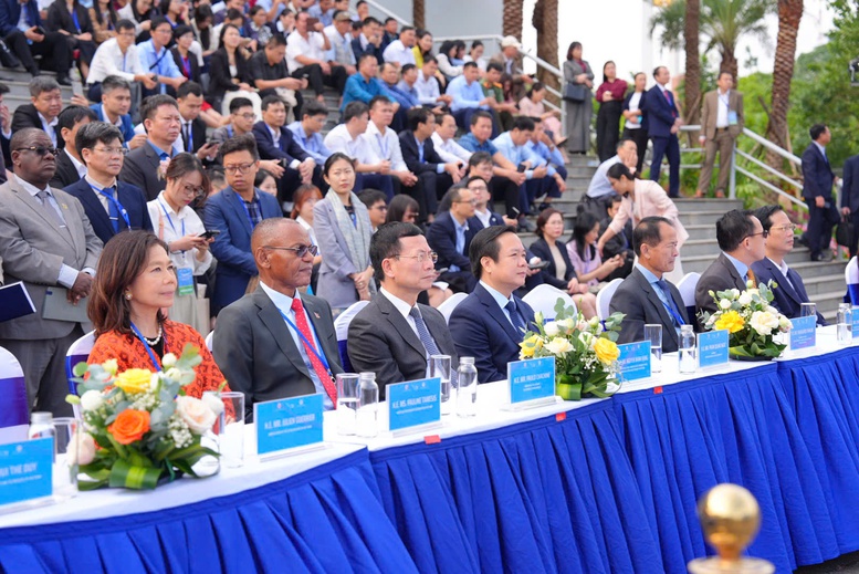 Khai mạc Tuần lễ Số Quốc tế Việt Nam 2025- Ảnh 1. Khai mạc Tuần lễ Số Quốc tế Việt Nam 2025- Ảnh 1.