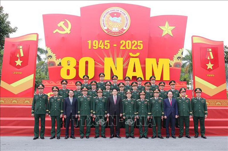 Chủ tịch nước Lương Cường: Xây dựng Lực lượng vũ trang Quân khu 3 cách mạng, chính quy, tinh nhuệ, hiện đại- Ảnh 5. Chủ tịch nước Lương Cường: Xây dựng Lực lượng vũ trang Quân khu 3 cách mạng, chính quy, tinh nhuệ, hiện đại- Ảnh 5.