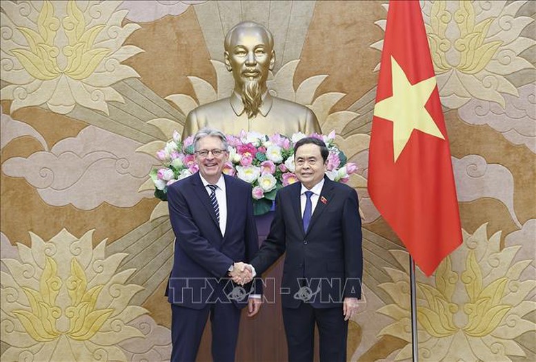 Chủ tịch Quốc hội Trần Thanh Mẫn tiếp Đoàn đại biểu Đảng Dân chủ Xã hội Đức- Ảnh 1. Chủ tịch Quốc hội Trần Thanh Mẫn tiếp Đoàn đại biểu Đảng Dân chủ Xã hội Đức- Ảnh 1.