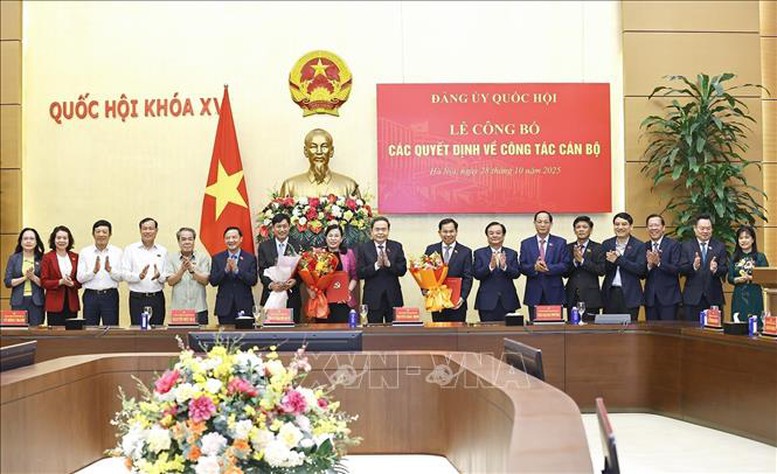 Chủ tịch Quốc hội Trần Thanh Mẫn chủ trì Lễ công bố các quyết định về công tác cán bộ- Ảnh 5. Chủ tịch Quốc hội Trần Thanh Mẫn chủ trì Lễ công bố các quyết định về công tác cán bộ- Ảnh 5.