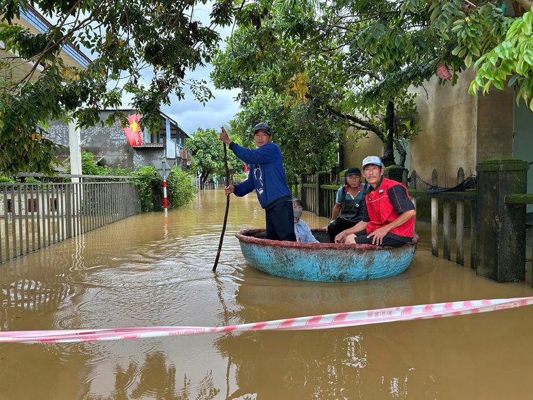 Đà Nẵng chủ động triển khai '4 tại chỗ' ứng phó mưa lũ- Ảnh 2.