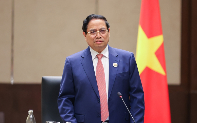 Thủ tướng đề nghị ASEAN – Australia đẩy mạnh liên kết kinh tế, chuyển đổi số, chuyển đổi xanh- Ảnh 7. Thủ tướng làm việc với Đại sứ Việt Nam tại các nước ASEAN có biển liền kề với nước ta