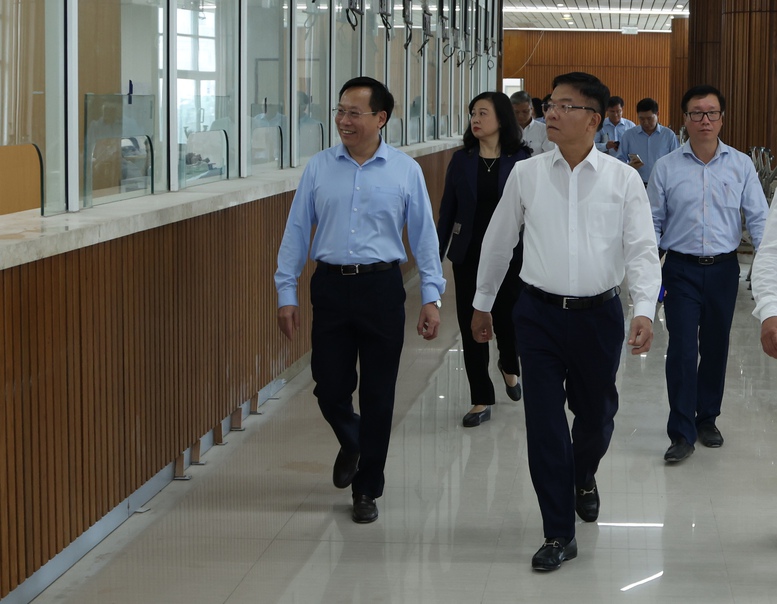 Phó Thủ tướng Lê Thành Long kiểm tra, đôn đốc tiến độ dự án cơ sở 2 Bệnh viện Bạch Mai và Việt Đức- Ảnh 1. Phó Thủ tướng Lê Thành Long kiểm tra, đôn đốc tiến độ dự án cơ sở 2 Bệnh viện Bạch Mai và Việt Đức- Ảnh 1.