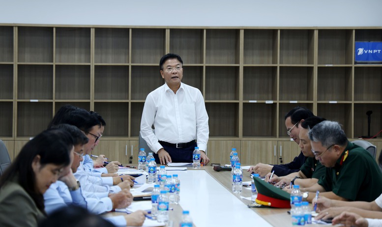 Phó Thủ tướng Lê Thành Long kiểm tra, đôn đốc tiến độ dự án cơ sở 2 Bệnh viện Bạch Mai và Việt Đức- Ảnh 5. Phó Thủ tướng Lê Thành Long kiểm tra, đôn đốc tiến độ dự án cơ sở 2 Bệnh viện Bạch Mai và Việt Đức- Ảnh 5.