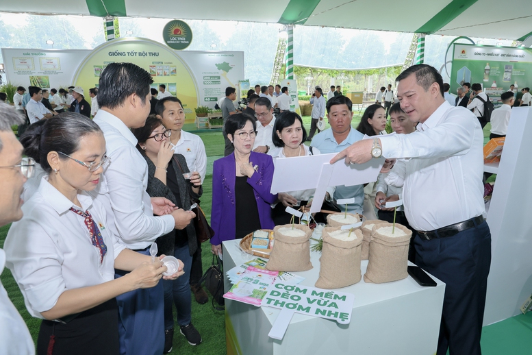 Lộc Trời tăng tốc đổi mới, kiến tạo chuỗi giá trị nông nghiệp xanh từ Mini Expo 2025- Ảnh 3.