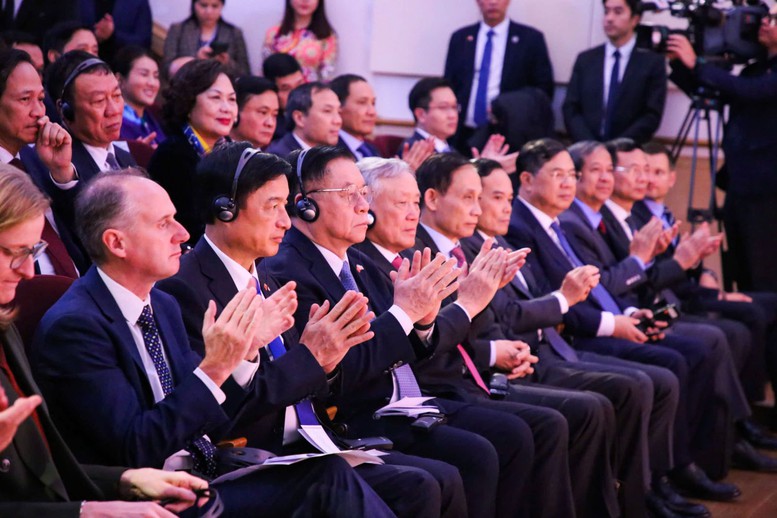 PHÁT BIỂU CỦA TỔNG BÍ THƯ TÔ LÂM TẠI ĐẠI HỌC OXFORD- Ảnh 3. PHÁT BIỂU CỦA TỔNG BÍ THƯ TÔ LÂM TẠI ĐẠI HỌC OXFORD- Ảnh 3.