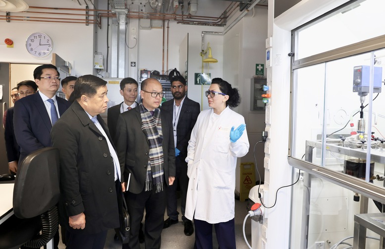 Phó Thủ tướng Chính phủ Nguyễn Chí Dũng thăm Quantum Science- Ảnh 3. Phó Thủ tướng Chính phủ Nguyễn Chí Dũng thăm Quantum Science- Ảnh 3.