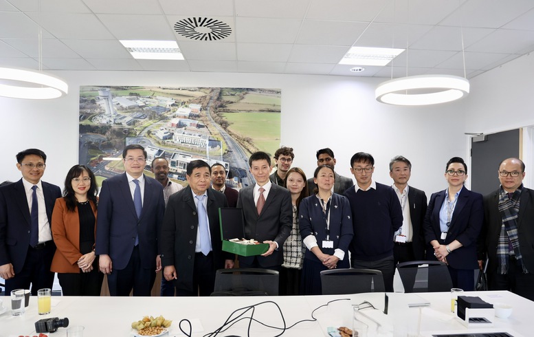 Phó Thủ tướng Chính phủ Nguyễn Chí Dũng thăm Quantum Science- Ảnh 5. Phó Thủ tướng Chính phủ Nguyễn Chí Dũng thăm Quantum Science- Ảnh 5.