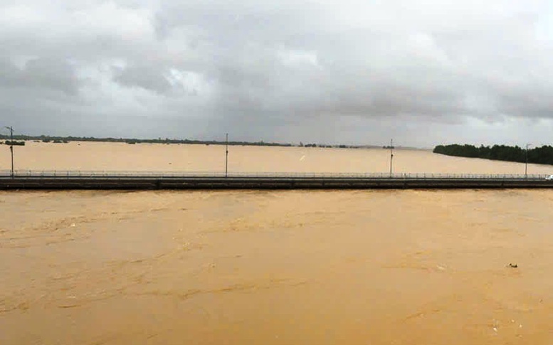 EVNCPC huy động toàn lực khắc phục sự cố điện do mưa lũ- Ảnh 5. Tối nay, lũ trên sông Thu Bồn tại Hội An có thể vượt mốc lũ lịch sử năm 1964