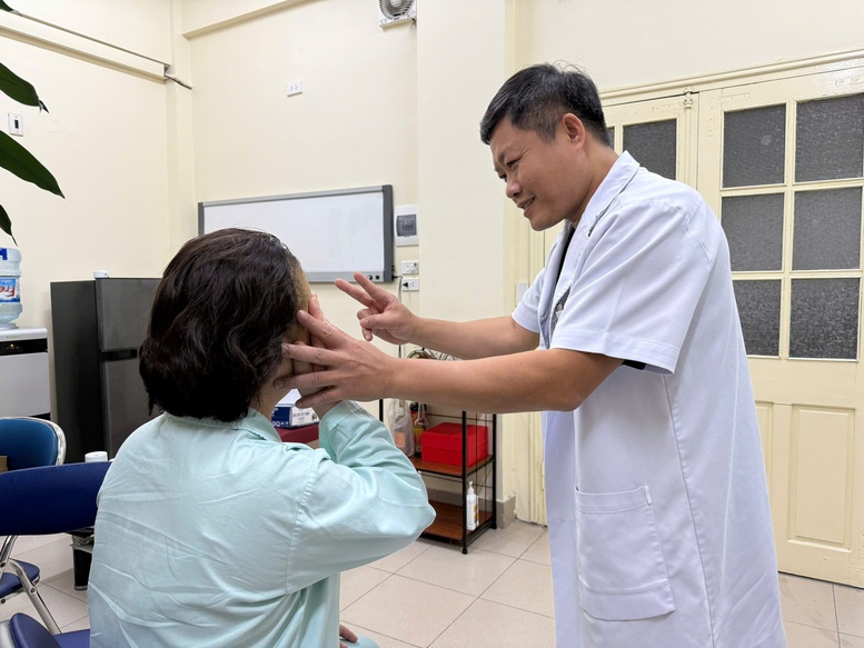 Lần đầu tiên cắt bỏ u tuyến yên bằng 2 cuộc đại phẫu cùng lúc- Ảnh 1. Lần đầu tiên cắt bỏ u tuyến yên bằng 2 cuộc đại phẫu cùng lúc- Ảnh 1.