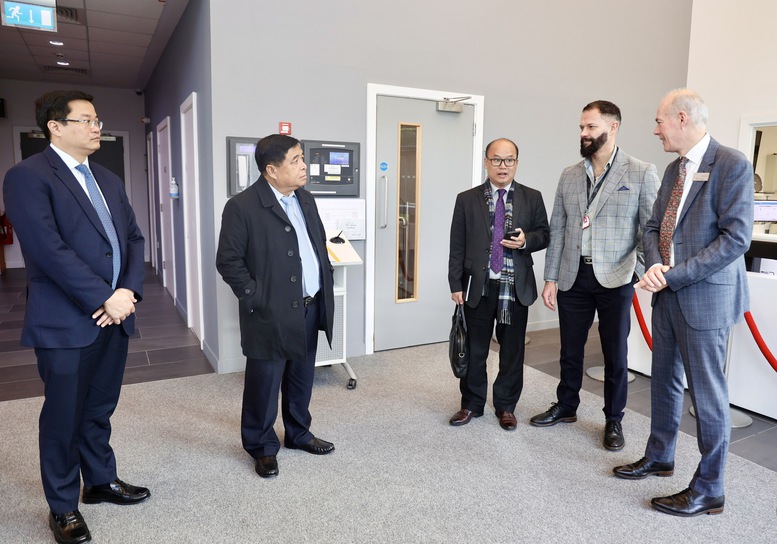 Phó Thủ tướng Nguyễn Chí Dũng thăm Khu Công nghệ Khoa học Sci-Tech- Ảnh 2. Phó Thủ tướng Nguyễn Chí Dũng thăm Khu Công nghệ Khoa học Sci-Tech- Ảnh 2.