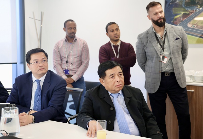 Phó Thủ tướng Nguyễn Chí Dũng thăm Khu Công nghệ Khoa học Sci-Tech- Ảnh 3. Phó Thủ tướng Nguyễn Chí Dũng thăm Khu Công nghệ Khoa học Sci-Tech- Ảnh 3.