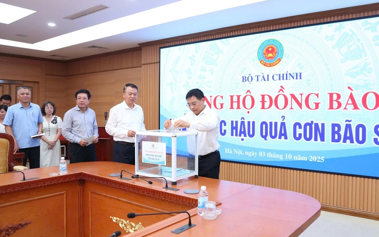 Cán bộ, CCVC, lao động ngành Tài chính, Kiểm toán ủng hộ đồng bào vùng bão lũ