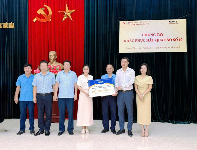 Báo điện tử Chính phủ và Amway Việt Nam chung tay khắc phục hậu quả bão số 10 tại Thanh Hóa và Nghệ An- Ảnh 2.