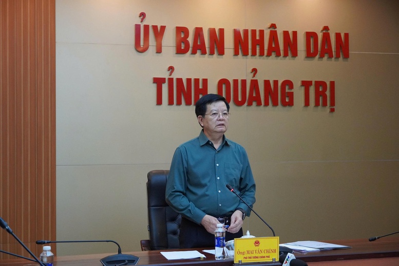 Phó Thủ tướng Mai Văn Chính thăm hỏi, động viên người dân vùng lũ Quảng Trị- Ảnh 5.