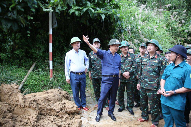 Phó Thủ tướng Trần Hồng Hà kiểm tra công tác khắc phục hậu quả mưa lũ tại xã miền núi phía tây Quảng Ngãi- Ảnh 3.