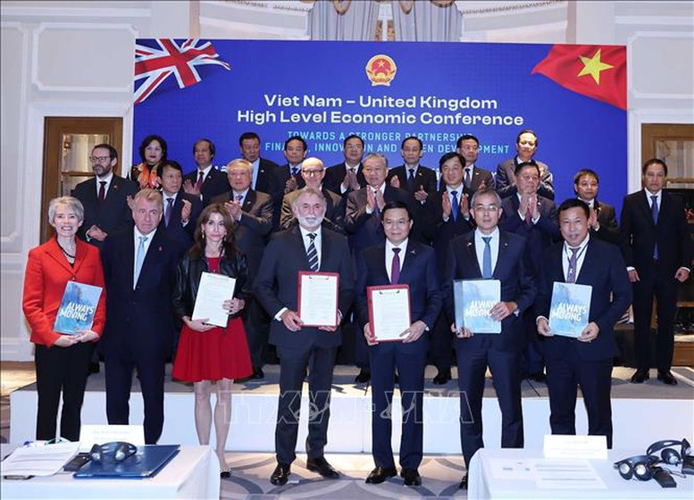 Tổng Bí thư Tô Lâm phát biểu tại Hội nghị Kinh tế cấp cao Việt Nam - Anh- Ảnh 4. Tổng Bí thư Tô Lâm phát biểu tại Hội nghị Kinh tế cấp cao Việt Nam - Anh- Ảnh 4.