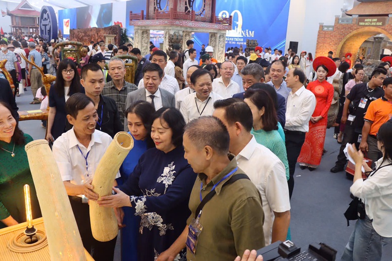 Giữ tinh hoa làng nghề qua từng sợi mây tre- Ảnh 2. Giữ tinh hoa làng nghề qua từng sợi mây tre- Ảnh 2.