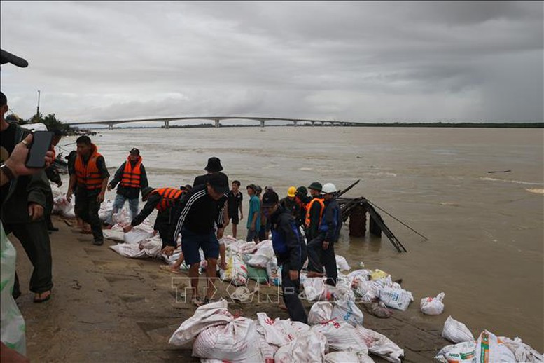 Không để người dân bị thiếu thốn, bị cô lập trong thiên tai- Ảnh 2.