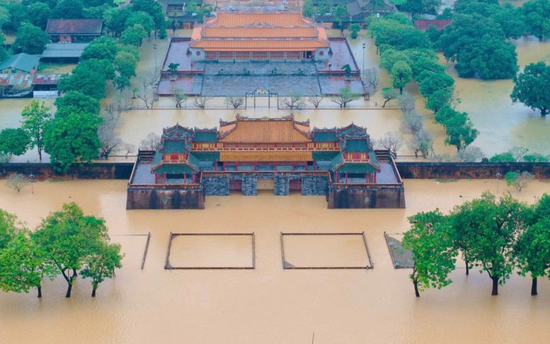 Thông tin báo chí Công điện của Thủ tướng Chính phủ tiếp tục triển khai đồng bộ, hiệu quả biện pháp ứng phó, khắc phục nhanh hậu quả mưa lũ, sớm ổn định đời sống Nhân dân khu vực Trung Bộ