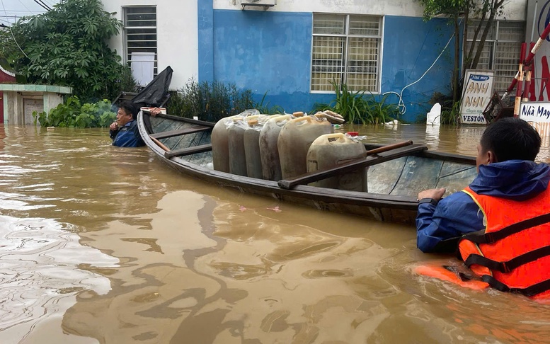 VNPT 'vượt lũ' để kết nối những cuộc gọi bình an