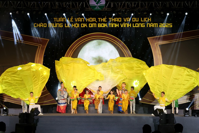Rực rỡ sắc màu Ok Om Bok Vĩnh Long 2025: Tôn vinh bản sắc, khơi dậy khát vọng phát triển- Ảnh 3.