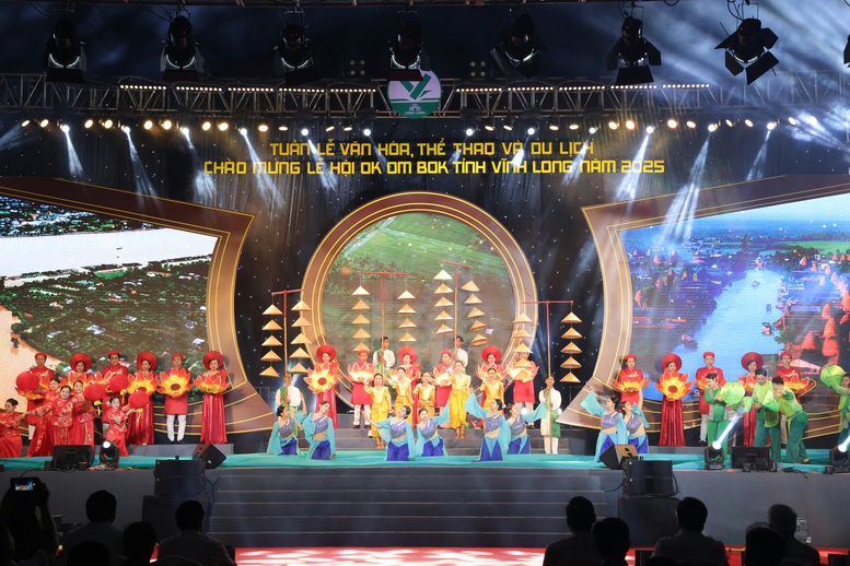 Rực rỡ sắc màu Ok Om Bok Vĩnh Long 2025: Tôn vinh bản sắc, khơi dậy khát vọng phát triển- Ảnh 1.