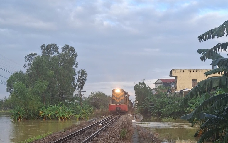 Những lưu ý khi lưu thông qua khu vực đèo Lò Xo- Ảnh 3. Khôi phục tuyến đường sắt Bắc-Nam qua Huế