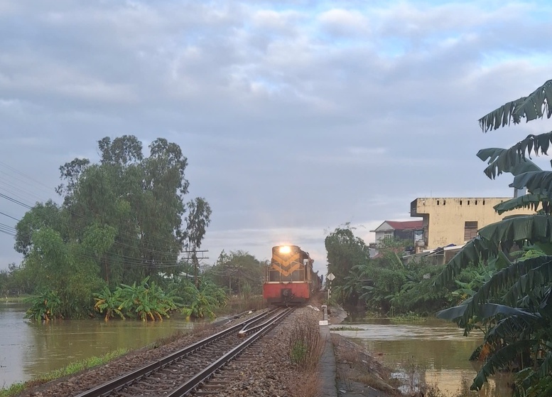 Khôi phục tuyến đường sắt Bắc-Nam qua Huế- Ảnh 1.