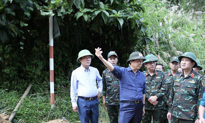 Phó Thủ tướng Trần Hồng Hà kiểm tra công tác khắc phục hậu quả mưa lũ tại xã miền núi phía tây Quảng Ngãi- Ảnh 3.