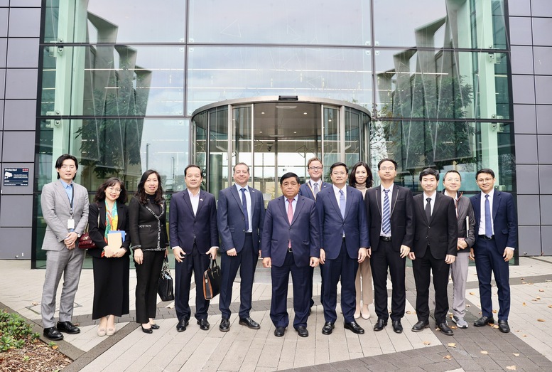 Thúc đẩy hợp tác với Tập đoàn công nghệ bán dẫn hàng đầu Vương quốc Anh- Ảnh 5.