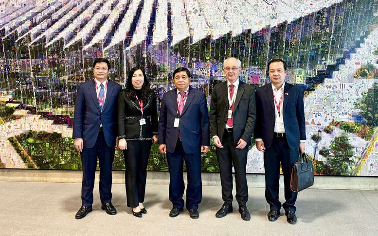 Phó Thủ tướng Nguyễn Chí Dũng thăm và làm việc với Tập đoàn AstraZeneca