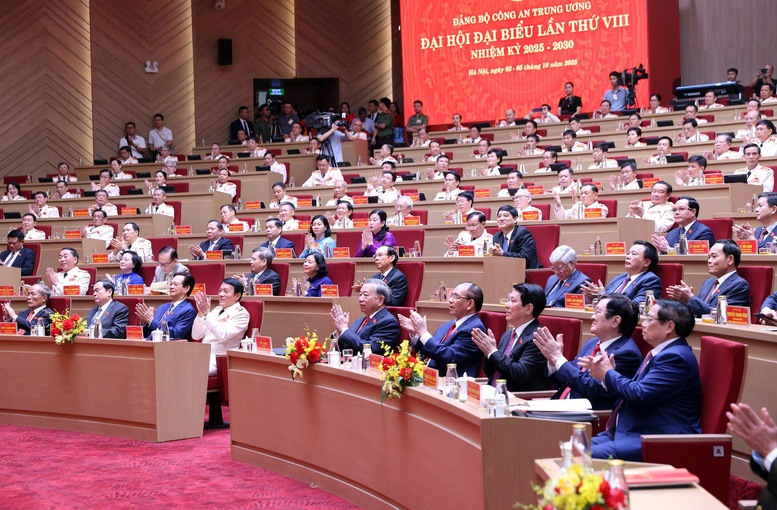 Tổng Bí thư Tô Lâm: Công an nhân dân nỗ lực bứt phá lập nên những kỳ tích mới vì Đảng, vì nước, vì dân- Ảnh 5.