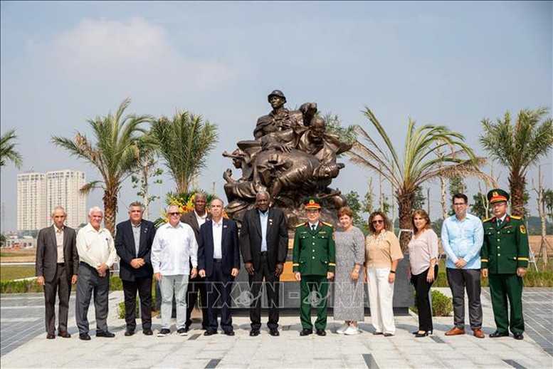 Chủ tịch Quốc hội Cuba thăm Bảo tàng Lịch sử Quân sự Việt Nam- Ảnh 1.
