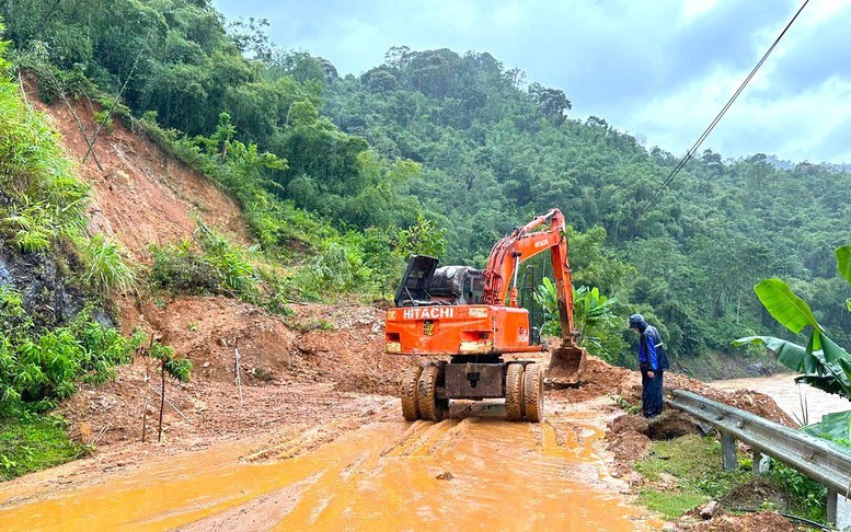 Kết cấu hạ tầng đường bộ thiệt hại gần 1.000 tỷ đồng sau bão số 10