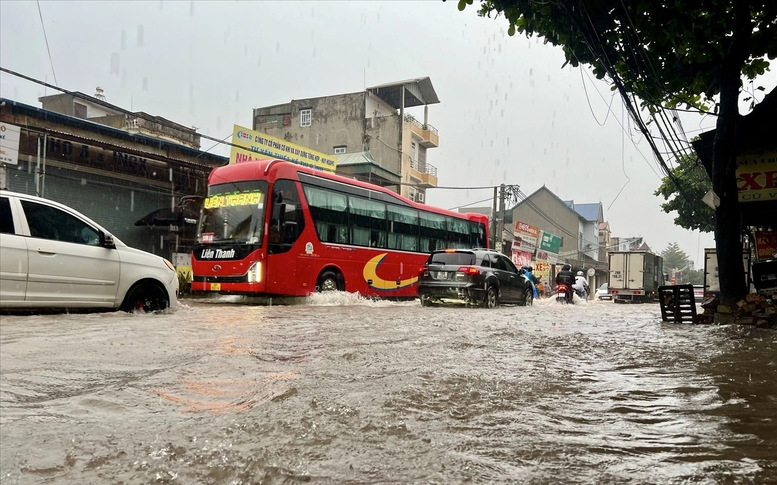 Mưa lớn tại Bắc Bộ và Thanh Hóa, đề phòng ngập úng, sạt lở