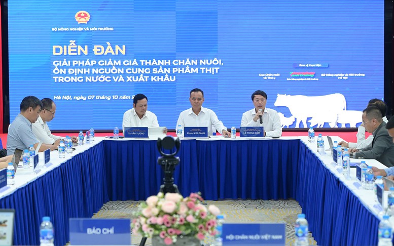 Hướng đến phát triển bền vững và ổn định thị trường sản phẩm chăn nuôi