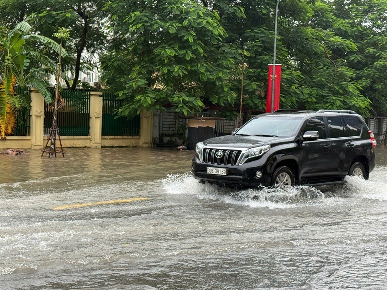 Bão số 11 khiến 7 người chết và mất tích, hư hỏng gần 9.800 ngôi nhà- Ảnh 1.