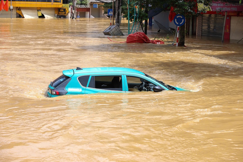 Thủ tướng Phạm Minh Chính tới Thái Nguyên thăm hỏi người dân, chỉ đạo khắc phục hậu quả mưa lũ- Ảnh 8.