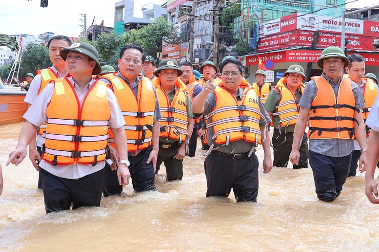 Thủ tướng Phạm Minh Chính tới Thái Nguyên thăm hỏi người dân, chỉ đạo khắc phục hậu quả mưa lũ- Ảnh 4.