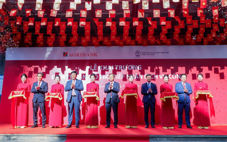 Agribank tiên phong mô hình “3 bên – 1 điểm chạm”, đưa dịch vụ công đến gần người dân- Ảnh 5.