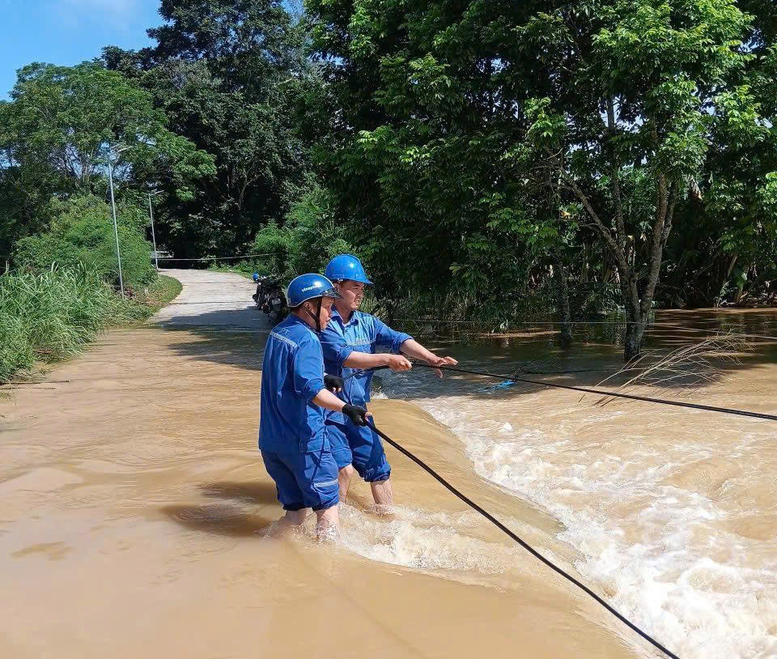 Dịch vụ của VNPT bảo đảm phục vụ chính quyền và người dân vùng mưa lũ- Ảnh 1.