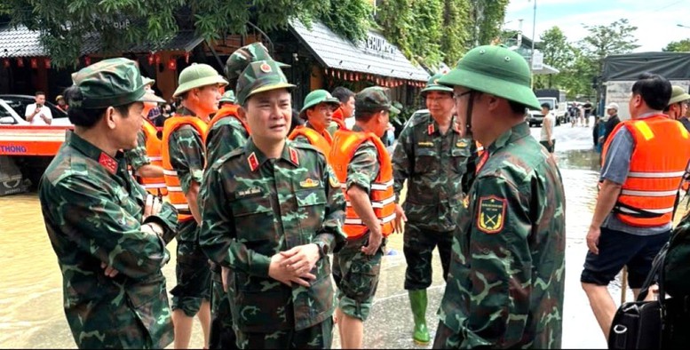 Viettel dồn quân, ứng cứu thông tin xuyên đêm tại Thái Nguyên trong lũ lịch sử- Ảnh 1.