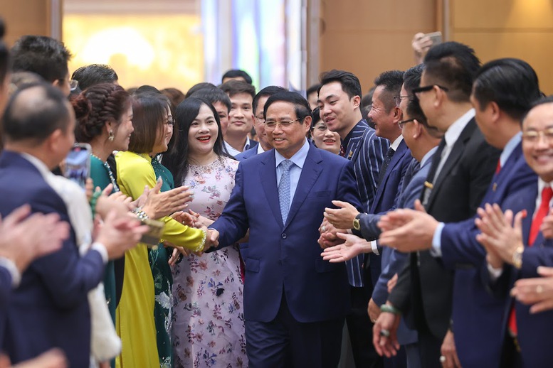 TỔNG THUẬT: Hội nghị Thủ tướng Chính phủ gặp mặt đại diện doanh nghiệp nhân Ngày Doanh nhân Việt Nam- Ảnh 1.