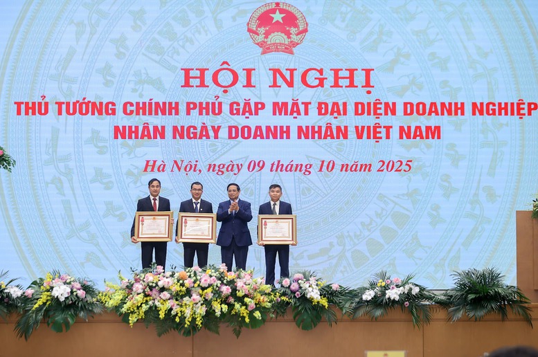 TỔNG THUẬT: Hội nghị Thủ tướng Chính phủ gặp mặt đại diện doanh nghiệp nhân Ngày Doanh nhân Việt Nam- Ảnh 18.